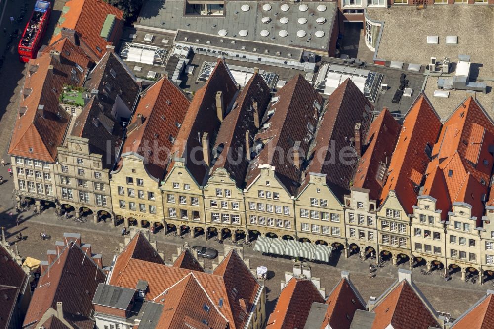 Münster aus der Vogelperspektive: Historische Fachwerkhäuser an der Kirche St. Lamberti am Prinzipalmarkt in Münster im Bundesland Nordrhein-Westfalen