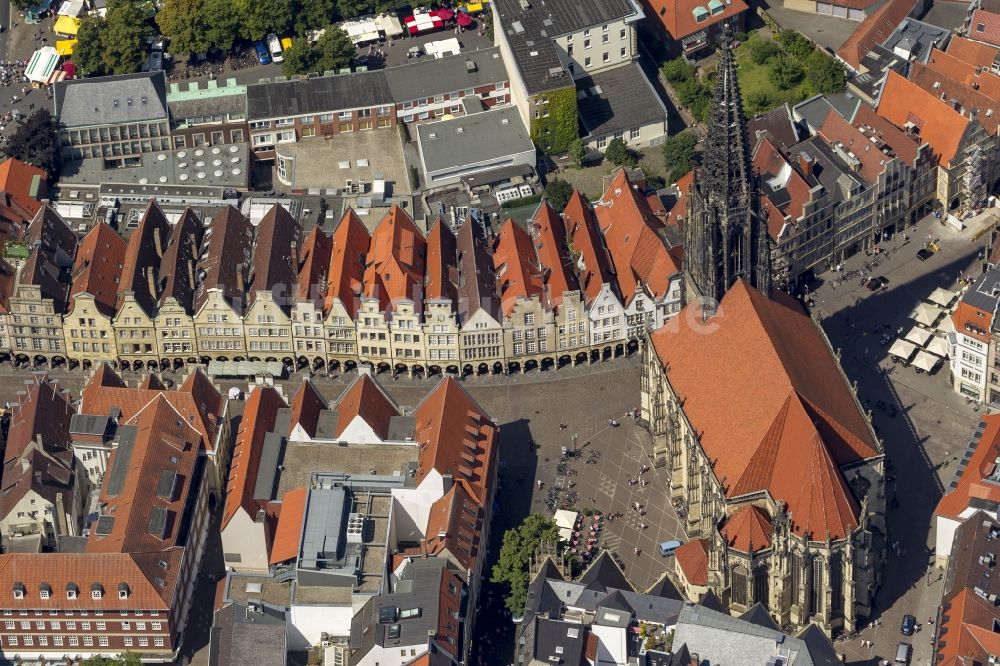 Luftbild Münster - Historische Fachwerkhäuser an der Kirche St. Lamberti am Prinzipalmarkt in Münster im Bundesland Nordrhein-Westfalen