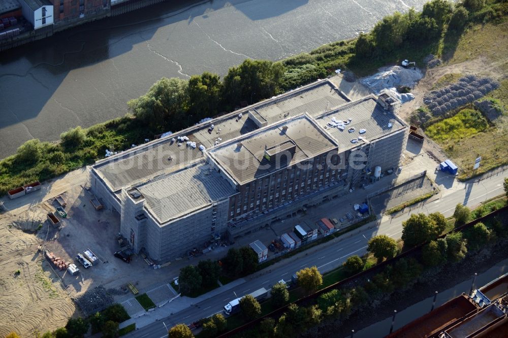 Hamburg aus der Vogelperspektive: Historische Gebäude Peutestraße in Hamburg-Mitte / Veddel