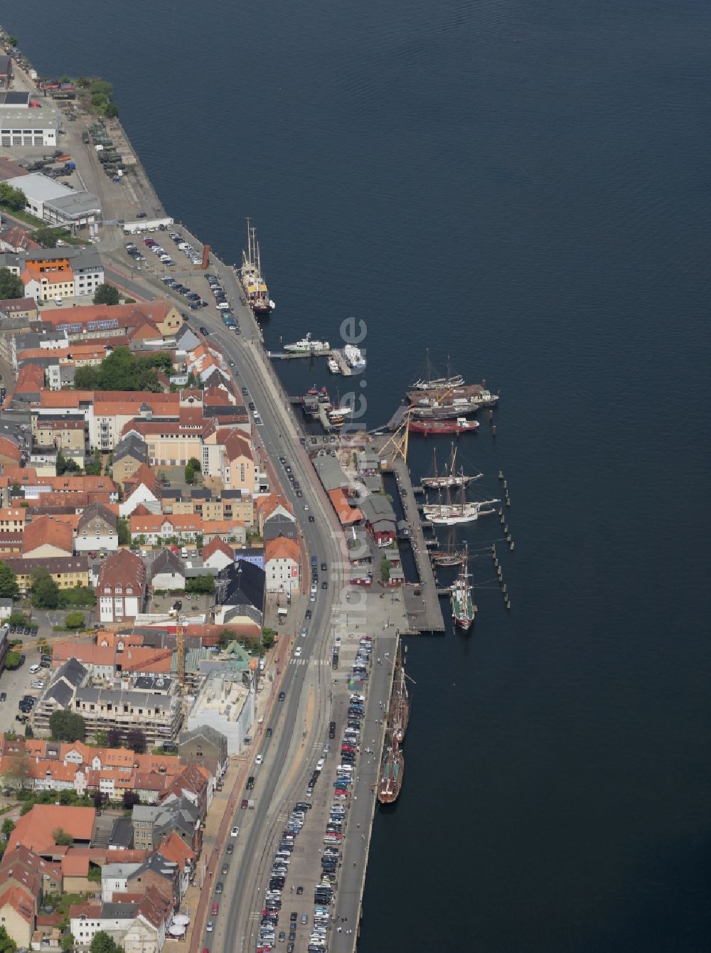 Flensburg aus der Vogelperspektive: Historischer Hafen in Flensburg im Bundesland Schleswig-Holstein