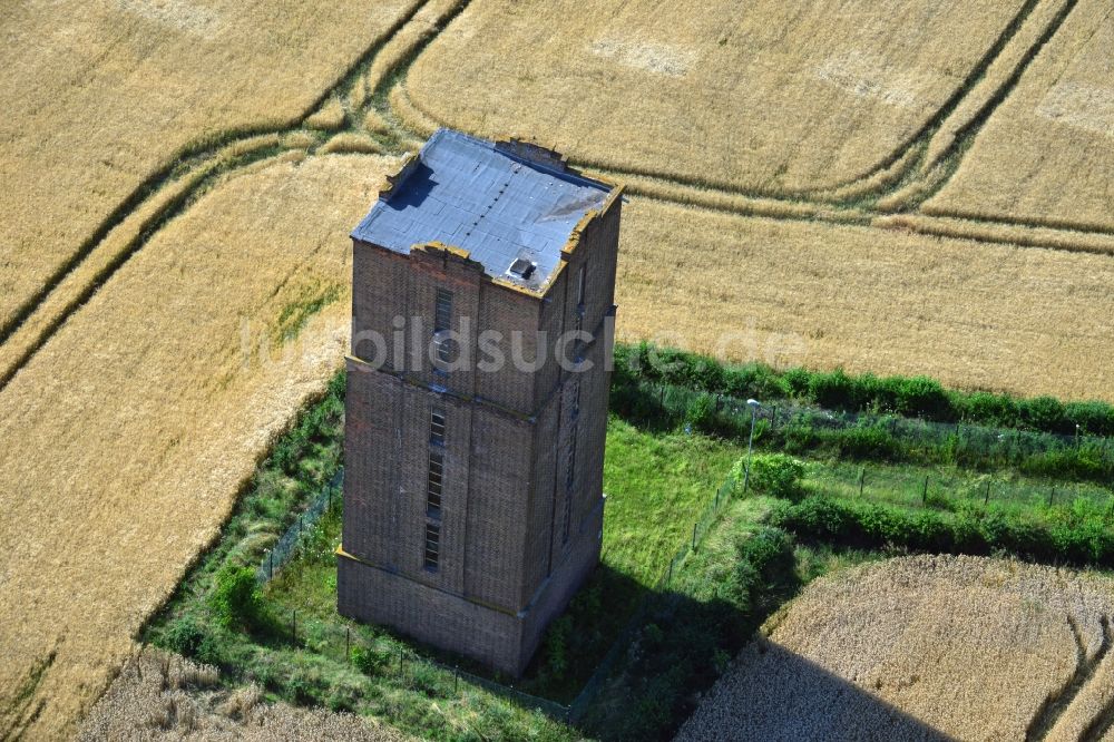 Langendorf aus der Vogelperspektive: Historischer Wasserturm Obergreißlau am Ortsrand von Langendorf in Sachsen-Anhalt