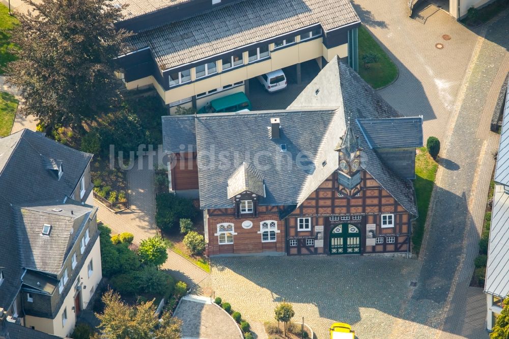 Olsberg aus der Vogelperspektive: Historisches Fachwerkhaus in Olsberg im Bundesland Nordrhein-Westfalen, Deutschland