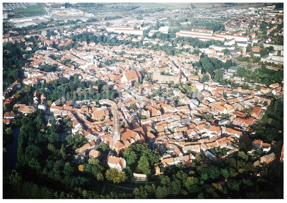 Luftaufnahme Salzwedel / Sachsen - Anhalt - Historisches Stadtzentrum von Salzwedel in Sachsen - Anhalt .