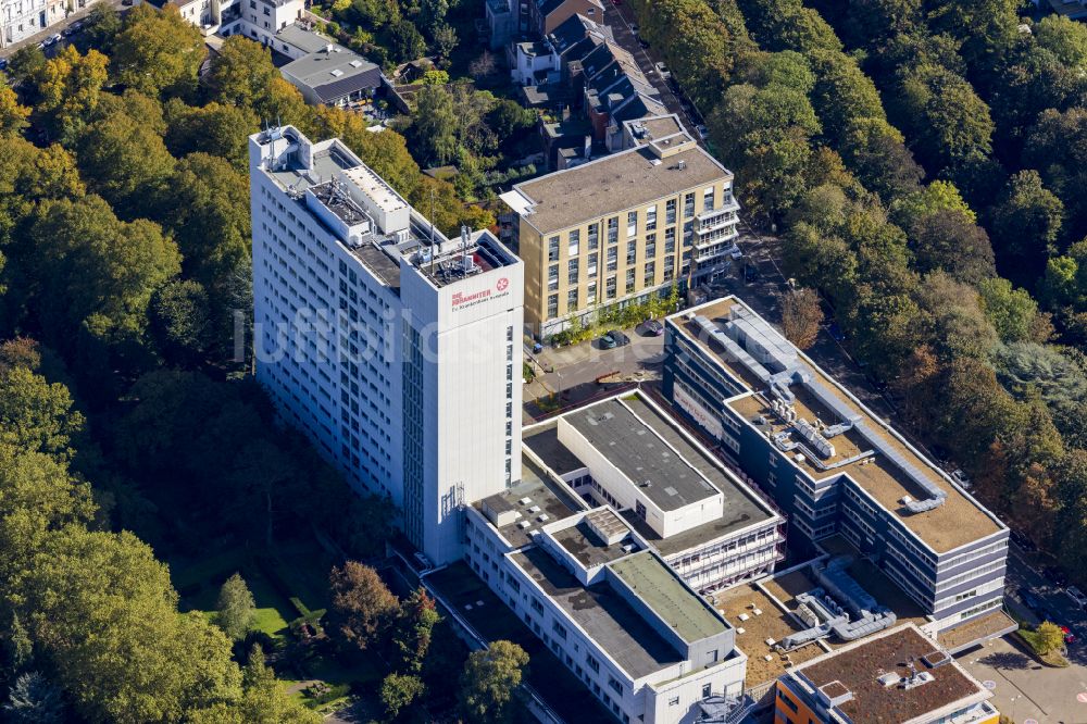 Mönchengladbach von oben - Hochaus auf dem Klinikgelände des Krankenhauses in Mönchengladbach im Bundesland Nordrhein-Westfalen, Deutschland