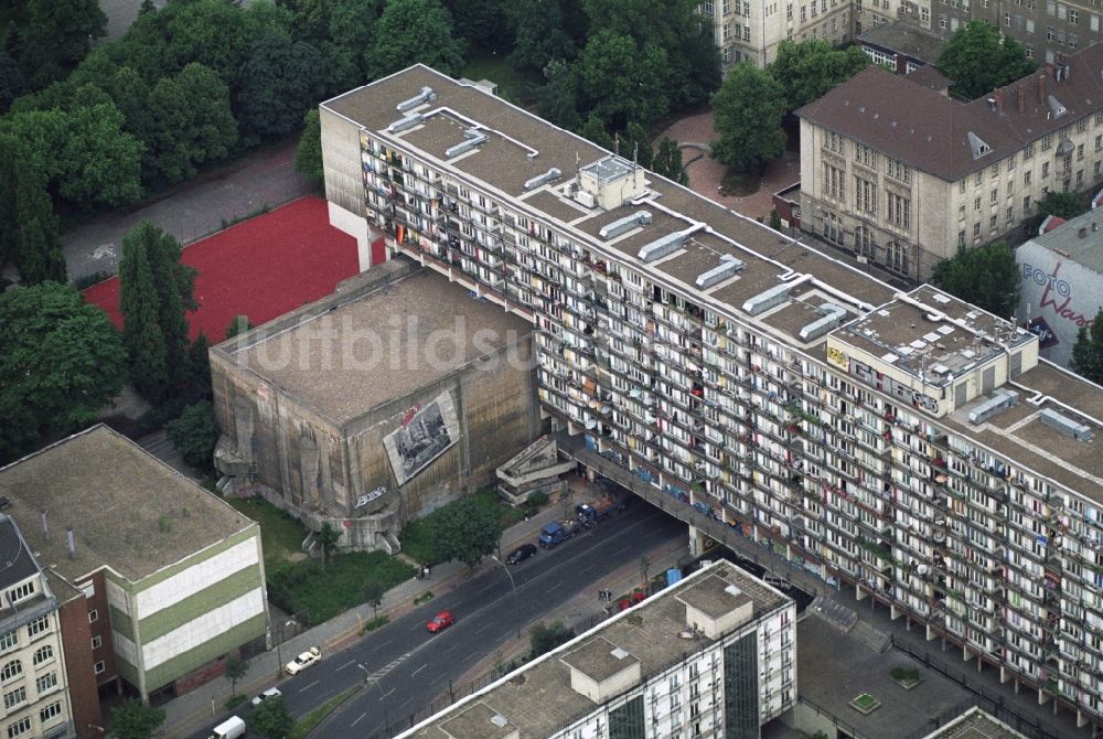 Berlin OT Schöneberg von oben - Hochbunker Pallasstraße im Ortsteil Schöneberg in Berlin