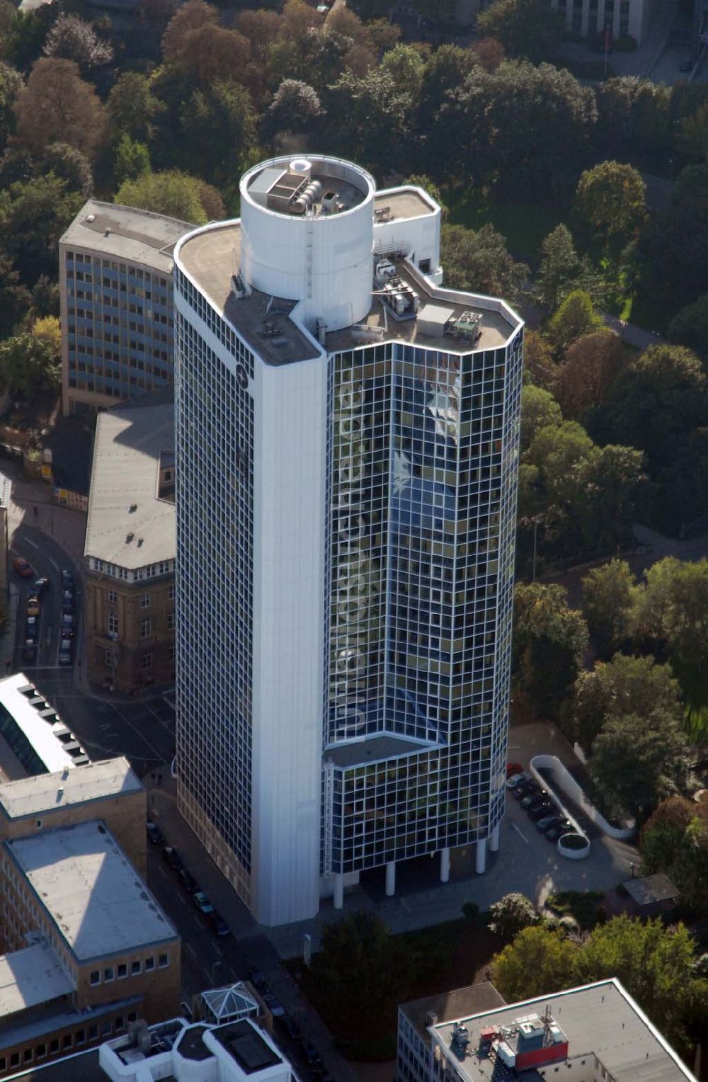 Frankfurt am Main aus der Vogelperspektive: Hochhaus an der Alten Oper, Frankfurt am Main