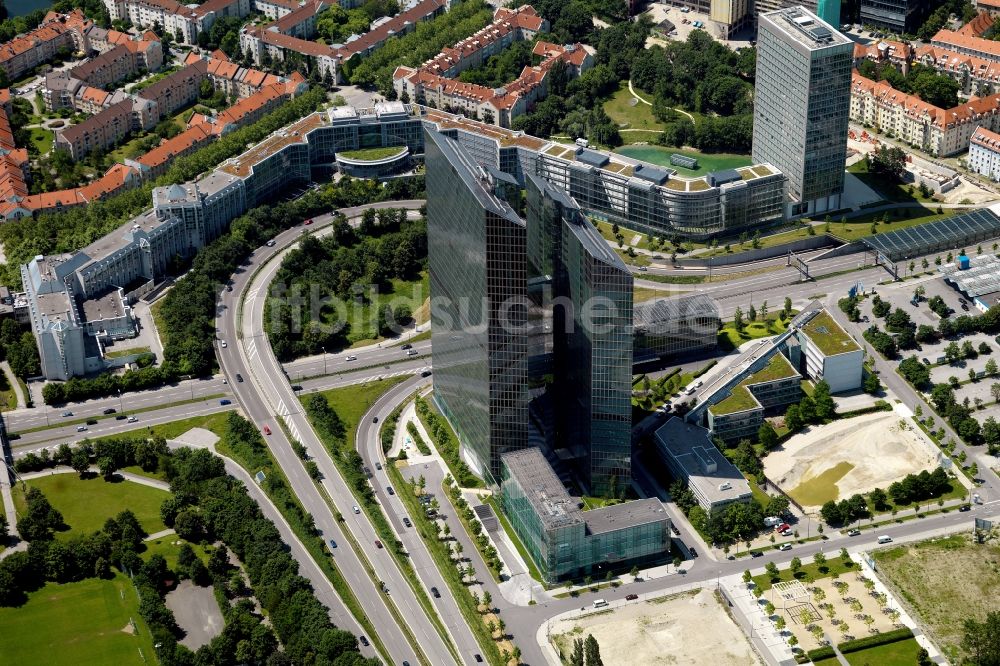 Luftaufnahme München - Hochhaus- Emsemble Highlight Towers in München im Bundesland Bayern