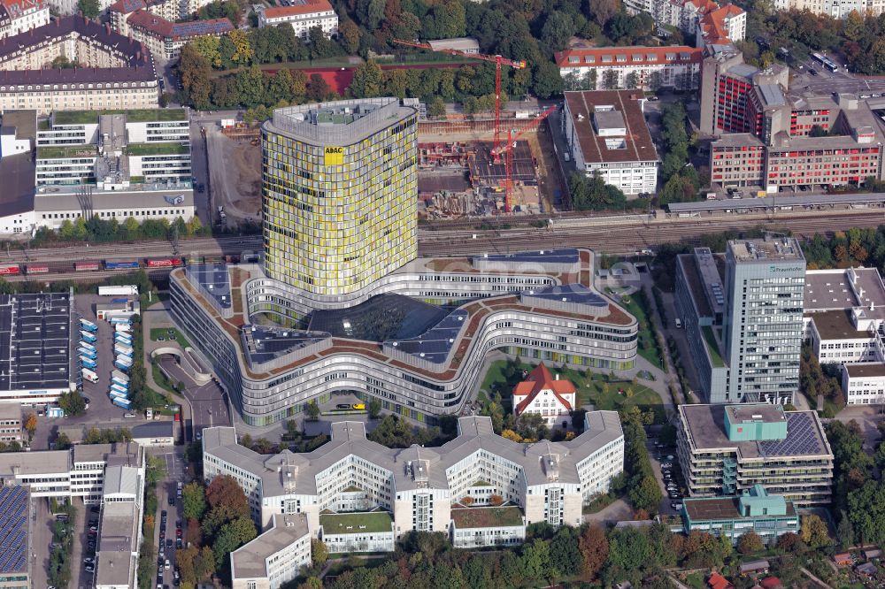 Luftaufnahme München - Hochhaus- Ensemble ADAC Zentrale im Ortsteil Sendling-Westpark in München im Bundesland Bayern, Deutschland