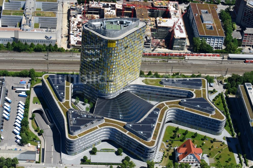 München aus der Vogelperspektive: Hochhaus- Ensemble ADAC Zentrale im Ortsteil Sendling-Westpark in München im Bundesland Bayern, Deutschland