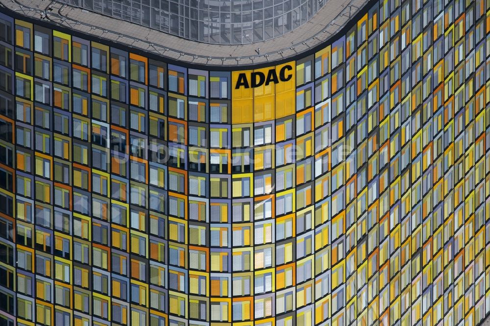 Luftaufnahme München - Hochhaus- Ensemble ADAC Zentrale im Ortsteil Sendling-Westpark in München im Bundesland Bayern, Deutschland