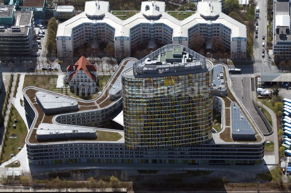 München aus der Vogelperspektive: Hochhaus- Ensemble ADAC Zentrale im Ortsteil Sendling-Westpark in München im Bundesland Bayern, Deutschland