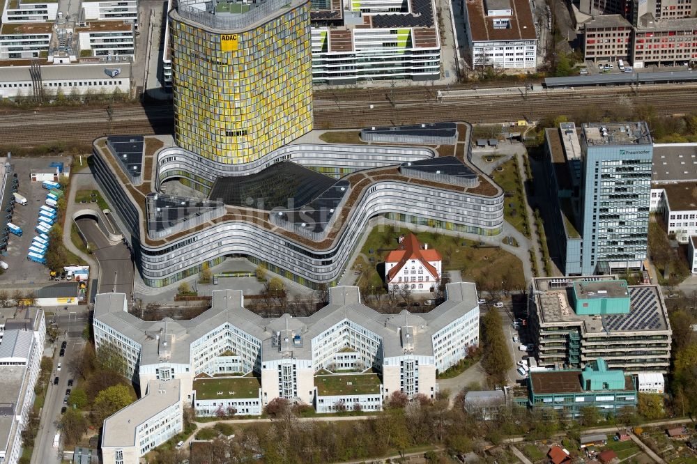 Luftaufnahme München - Hochhaus- Ensemble ADAC Zentrale im Ortsteil Sendling-Westpark in München im Bundesland Bayern, Deutschland