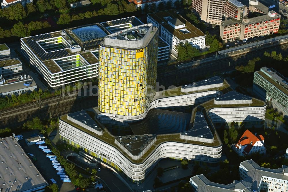 Luftaufnahme München - Hochhaus- Ensemble ADAC Zentrale im Ortsteil Sendling-Westpark in München im Bundesland Bayern, Deutschland