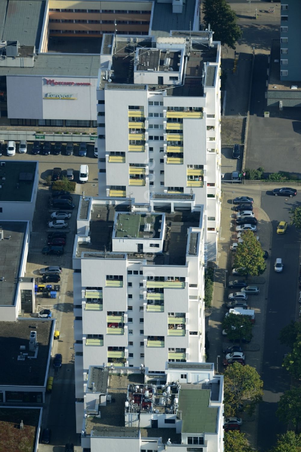 Luftaufnahme Braunschweig - Hochhaus- Ensemble der Atrium Wohnhäuser in Braunschweig im Bundesland Niedersachsen