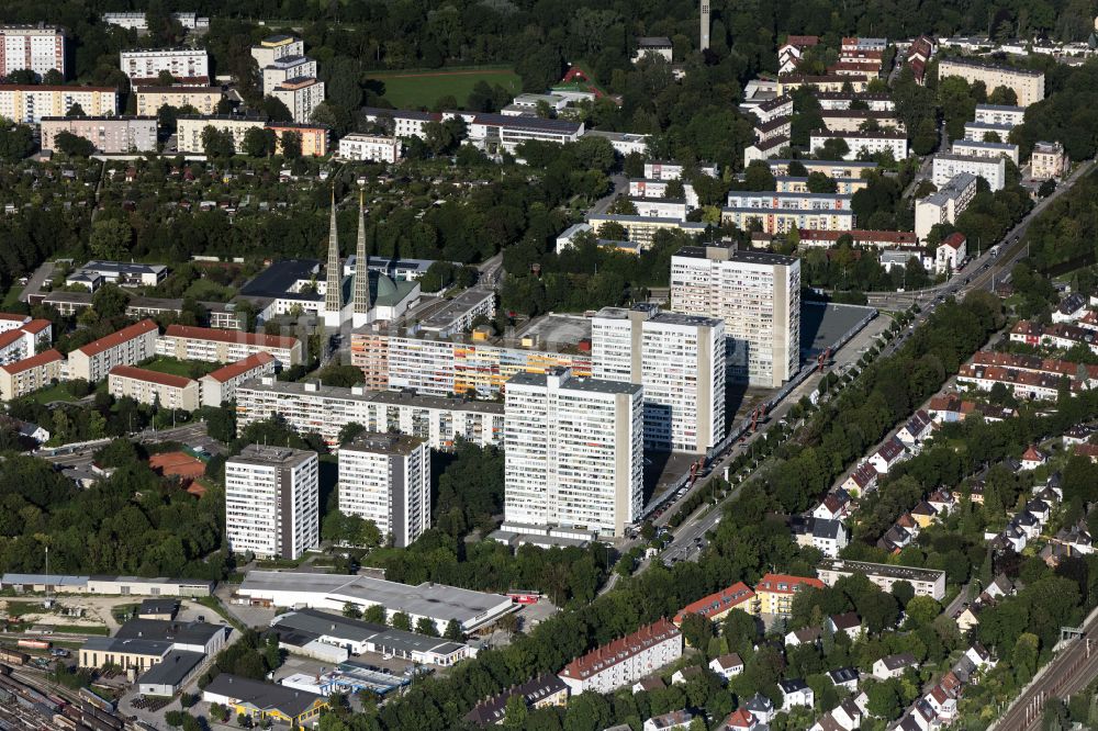 Luftaufnahme Augsburg - Hochhaus- Ensemble in Augsburg im Bundesland Bayern, Deutschland