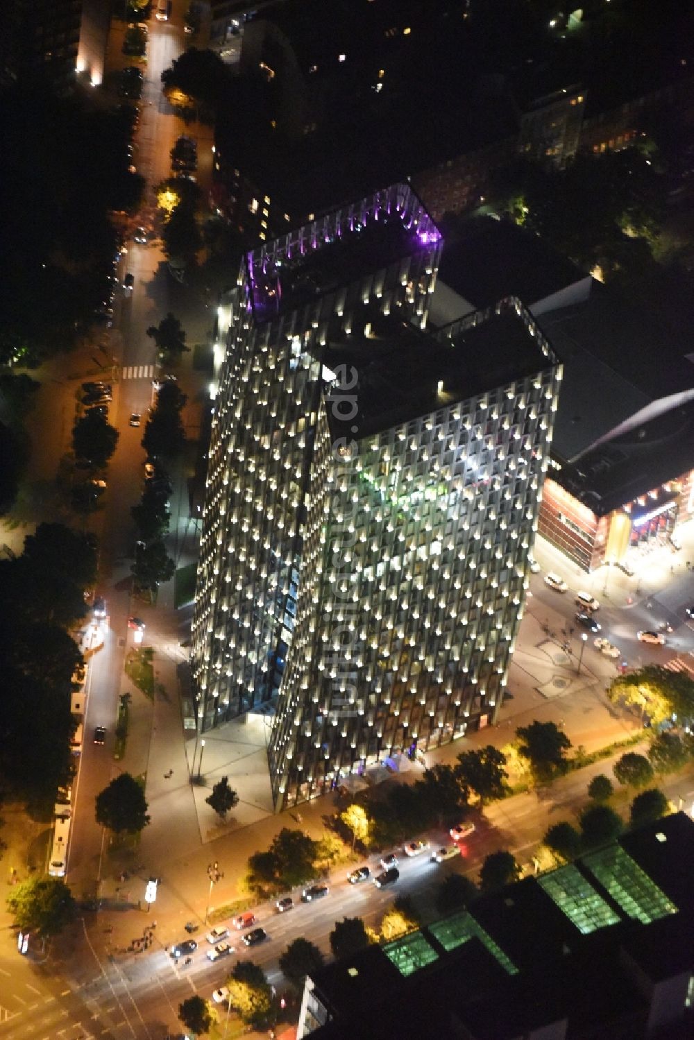 Hamburg aus der Vogelperspektive: Hochhaus - Ensemble - Komplex Tanzende Türme an der Reeperbahn in Hamburg