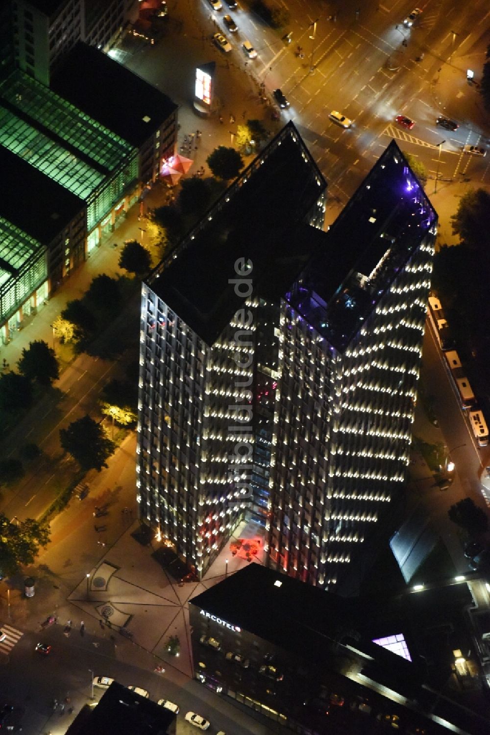 Hamburg aus der Vogelperspektive: Hochhaus - Ensemble - Komplex Tanzende Türme an der Reeperbahn in Hamburg