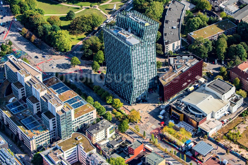 Hamburg aus der Vogelperspektive: Hochhaus - Ensemble - Komplex Tanzende Türme an der Reeperbahn in Hamburg, Deutschland