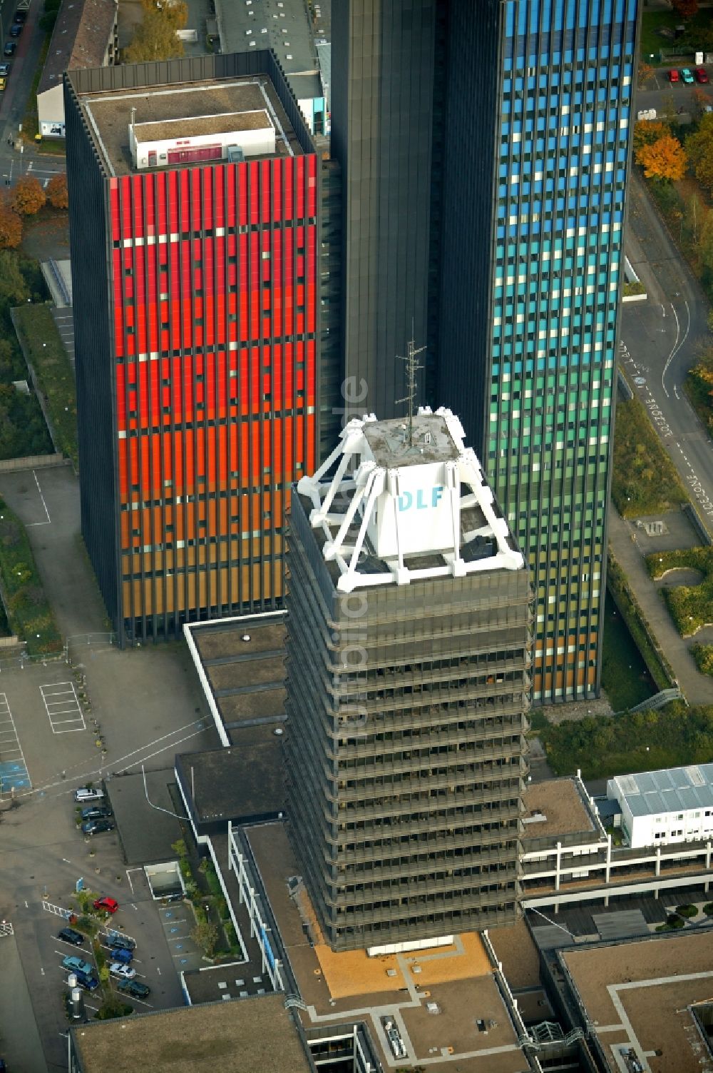 Köln von oben - Hochhaus- Ensemble der Mediengebäude des es Deutschlandfunk (DLF) und der Deutschen Welle im Bundesland Nordrhein-Westfalen (NRW)