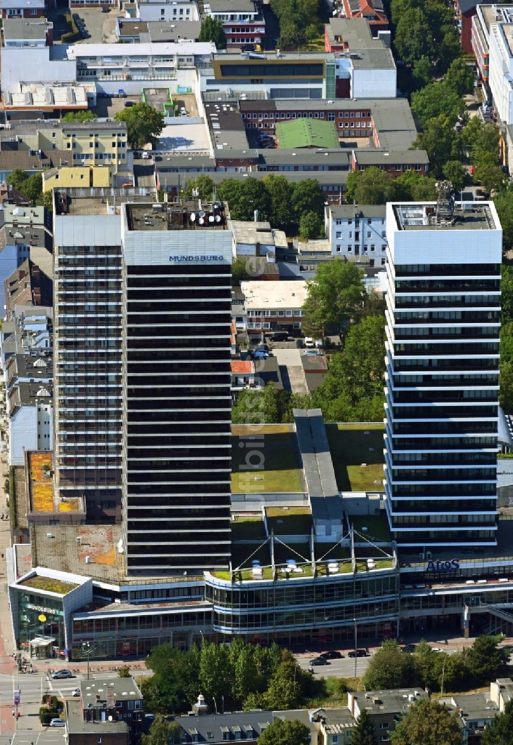 Hamburg von oben - Hochhaus- Ensemble Mundsburg im Ortsteil Barmbek-Süd in Hamburg, Deutschland