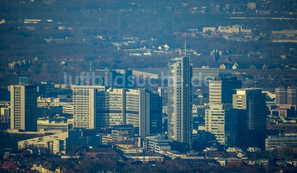 Essen von oben - Hochhaus- Ensemble im Ortsteil Stadtkern in Essen im Bundesland Nordrhein-Westfalen, Deutschland