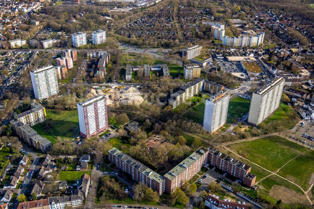 Luftbild Duisburg - Hochhaus- Ensemble an der Ottostraße in Duisburg im Bundesland Nordrhein-Westfalen, Deutschland