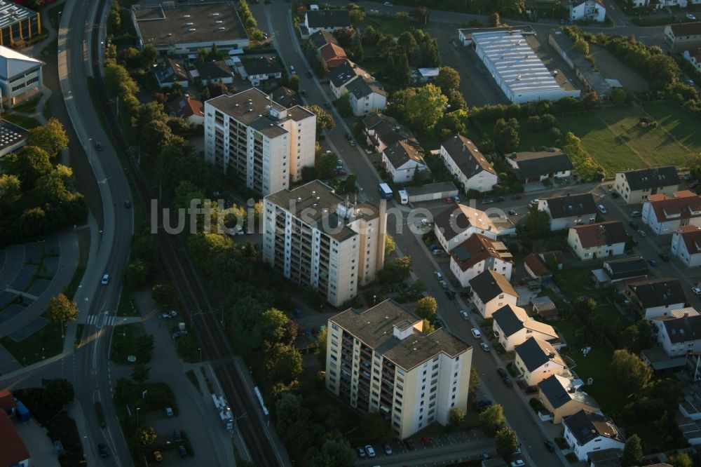 Luftaufnahme Linkenheim-Hochstetten - Hochhaus- Ensemble der Rudolf Diesel Strasse in Linkenheim-Hochstetten im Bundesland Baden-Württemberg