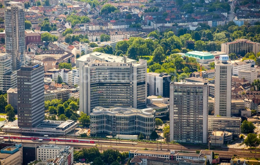 Essen aus der Vogelperspektive: Hochhaus- Ensemble der Schenker Zentrale am Postturm der Postbank in Essen im Bundesland Nordrhein-Westfalen