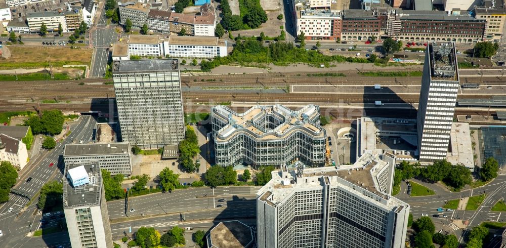 Luftaufnahme Essen - Hochhaus- Ensemble der Schenker Zentrale am Postturm der Postbank in Essen im Bundesland Nordrhein-Westfalen