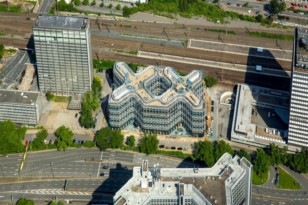 Essen von oben - Hochhaus- Ensemble der Schenker Zentrale am Postturm der Postbank in Essen im Bundesland Nordrhein-Westfalen