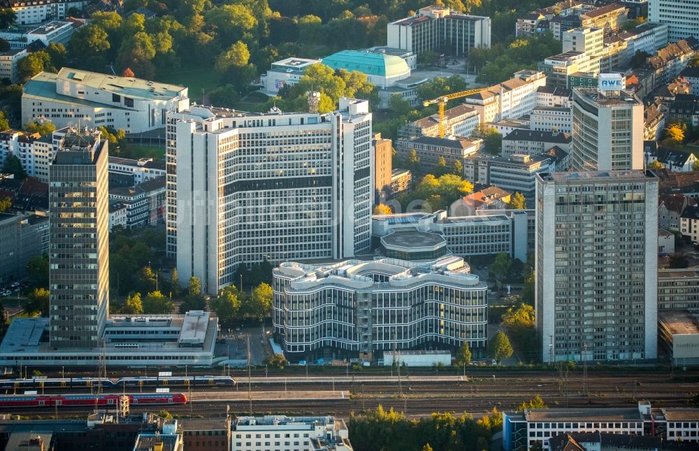 Essen von oben - Hochhaus- Ensemble der Schenker Zentrale am Postturm der Postbank in Essen im Bundesland Nordrhein-Westfalen