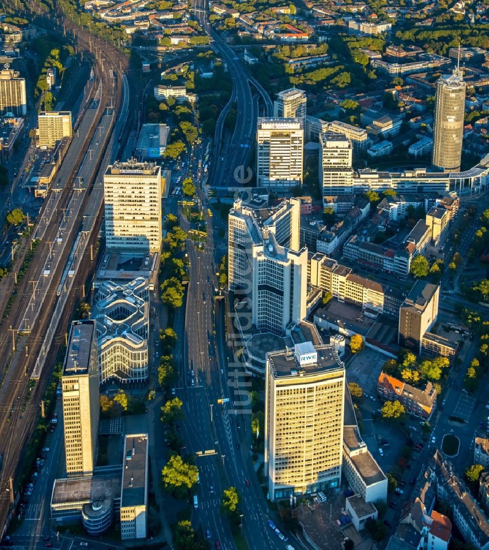 Essen von oben - Hochhaus- Ensemble der Schenker Zentrale am Postturm der Postbank in Essen im Bundesland Nordrhein-Westfalen