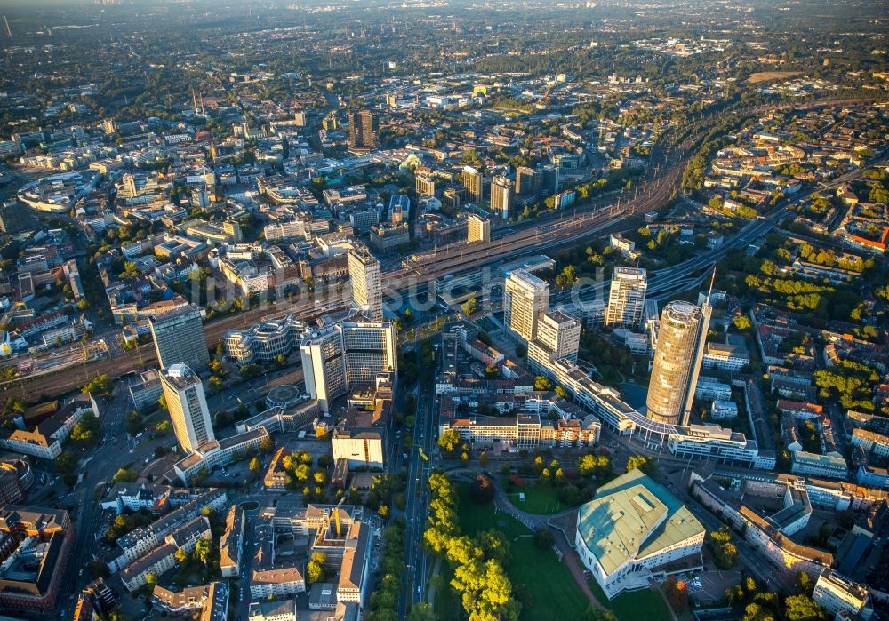 Essen aus der Vogelperspektive: Hochhaus- Ensemble der Schenker Zentrale am Postturm der Postbank in Essen im Bundesland Nordrhein-Westfalen