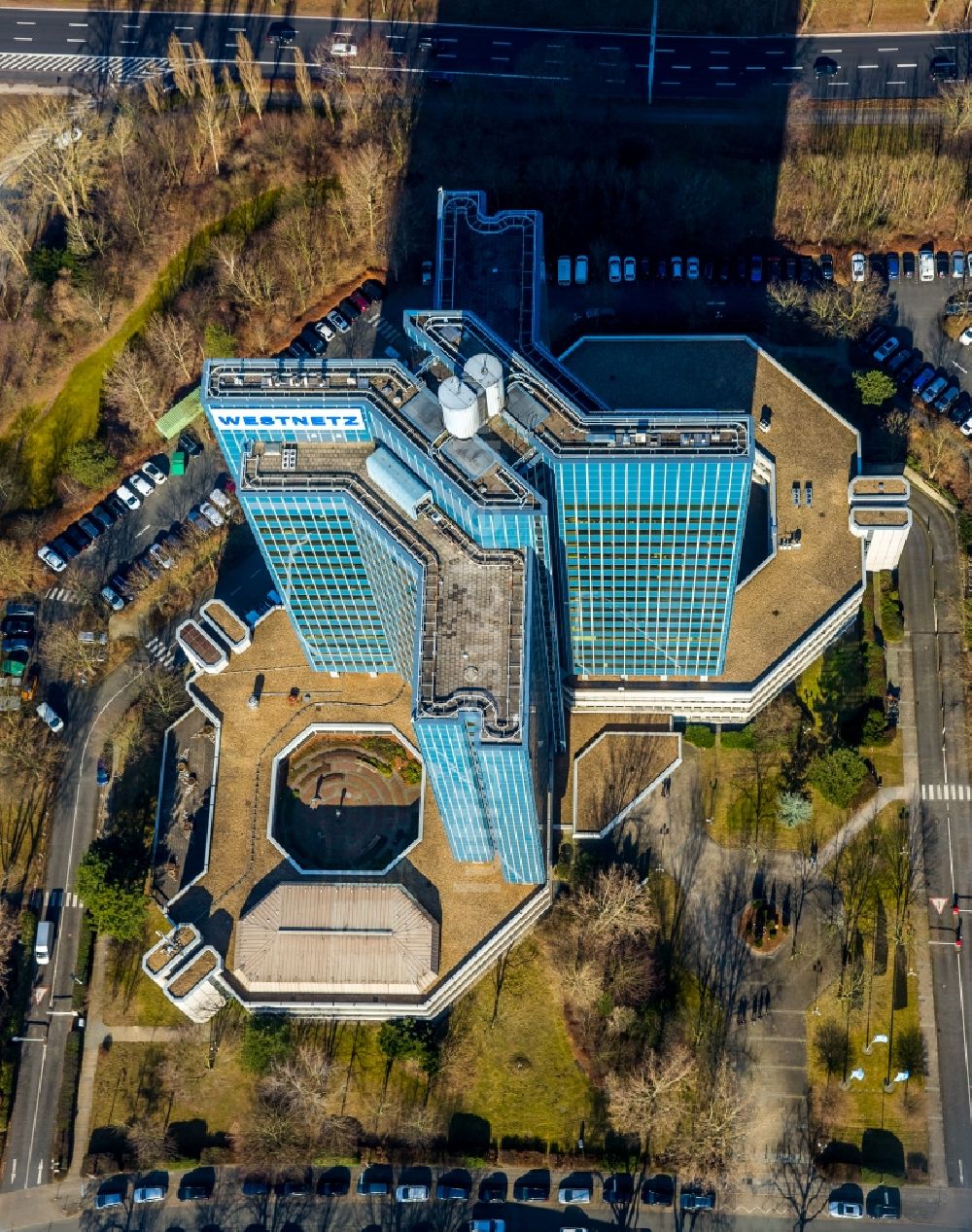 Luftaufnahme Dortmund - Hochhaus- Ensemble der Westnetz GmbH im Ortsteil Innenstadt-Ost in Dortmund im Bundesland Nordrhein-Westfalen