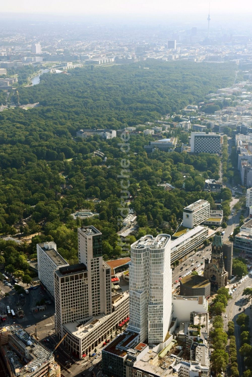 Luftbild Berlin - Hochhaus- Ensemble der Zoofenster und Neubau Upper West an der Joachimsthaler Straße - Hardenbergstraße im Ortsteil Bezirk Charlottenburg in Berlin, Deutschland