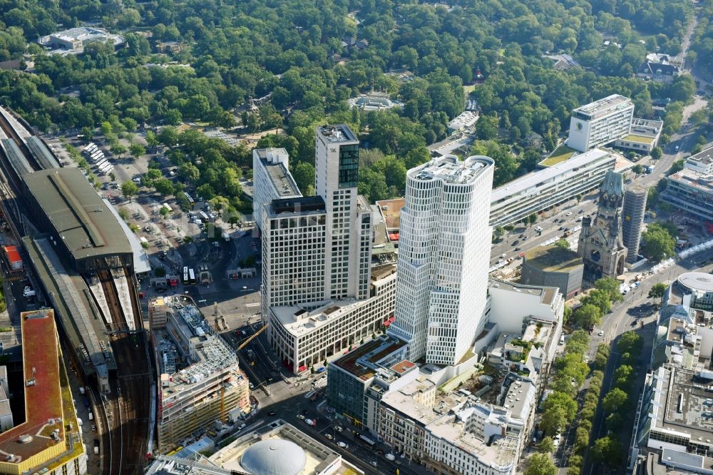 Luftaufnahme Berlin - Hochhaus- Ensemble der Zoofenster und Neubau Upper West an der Joachimsthaler Straße - Hardenbergstraße im Ortsteil Bezirk Charlottenburg in Berlin, Deutschland