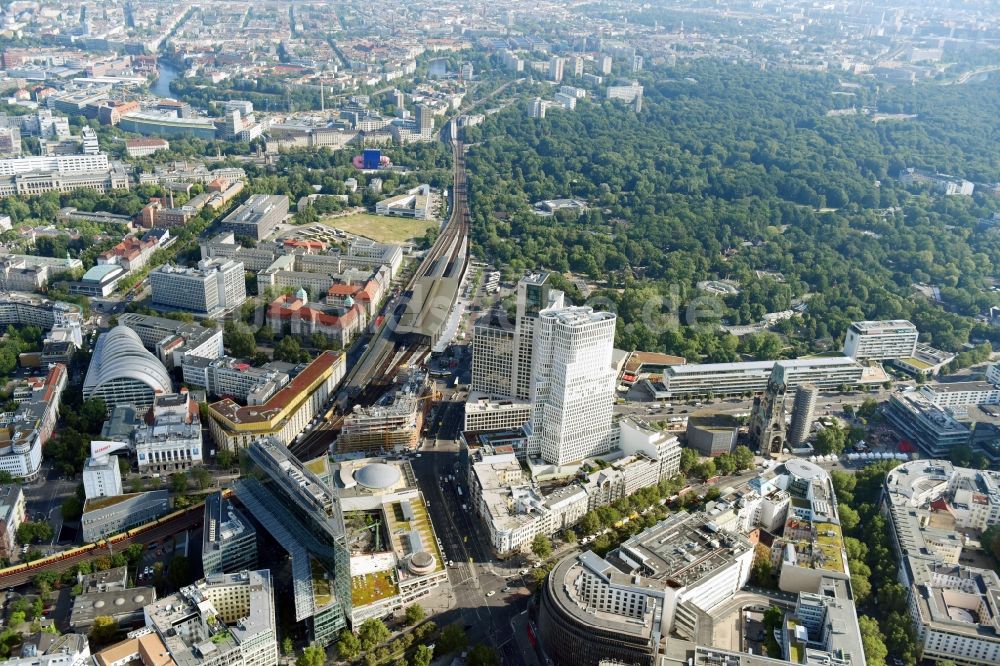 Berlin aus der Vogelperspektive: Hochhaus- Ensemble der Zoofenster und Neubau Upper West an der Joachimsthaler Straße - Hardenbergstraße im Ortsteil Bezirk Charlottenburg in Berlin, Deutschland