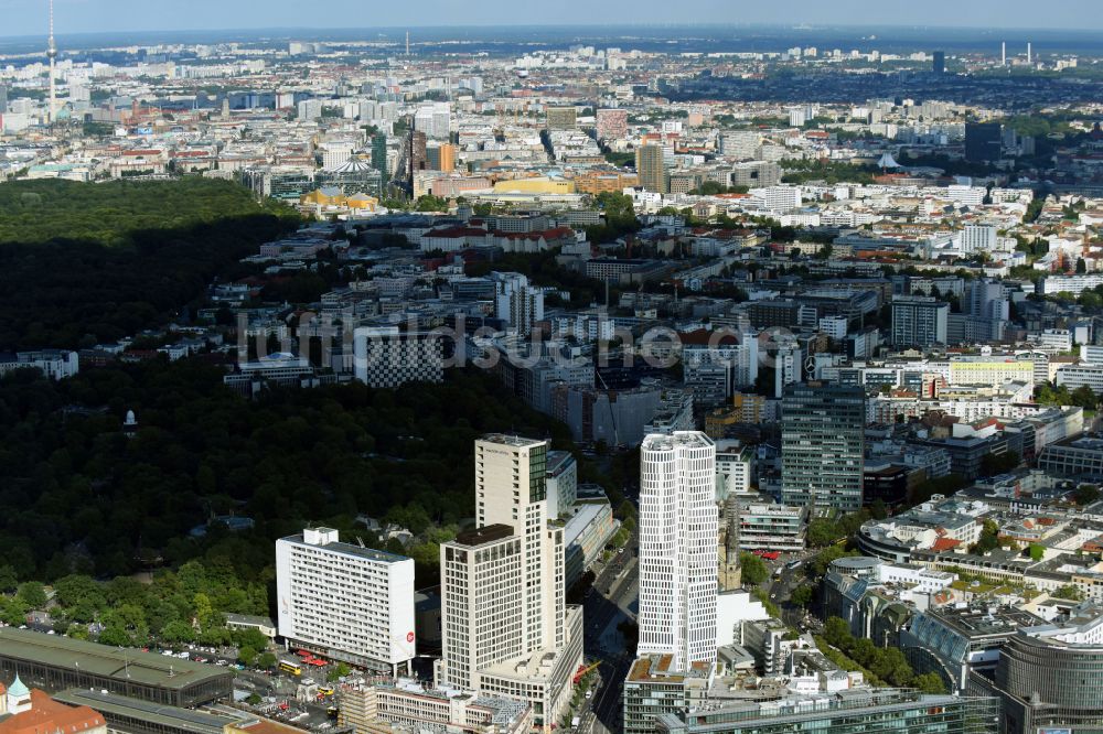 Luftaufnahme Berlin - Hochhaus- Ensemble der Zoofenster und Neubau Upper West an der Joachimsthaler Straße - Hardenbergstraße im Ortsteil Bezirk Charlottenburg in Berlin, Deutschland