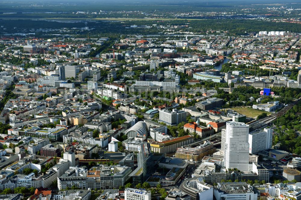 Luftbild Berlin - Hochhaus- Ensemble der Zoofenster und Neubau Upper West an der Joachimsthaler Straße - Hardenbergstraße im Ortsteil Bezirk Charlottenburg in Berlin, Deutschland