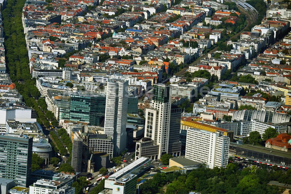 Luftaufnahme Berlin - Hochhaus- Ensemble der Zoofenster und Neubau Upper West an der Joachimsthaler Straße - Hardenbergstraße im Ortsteil Bezirk Charlottenburg in Berlin, Deutschland