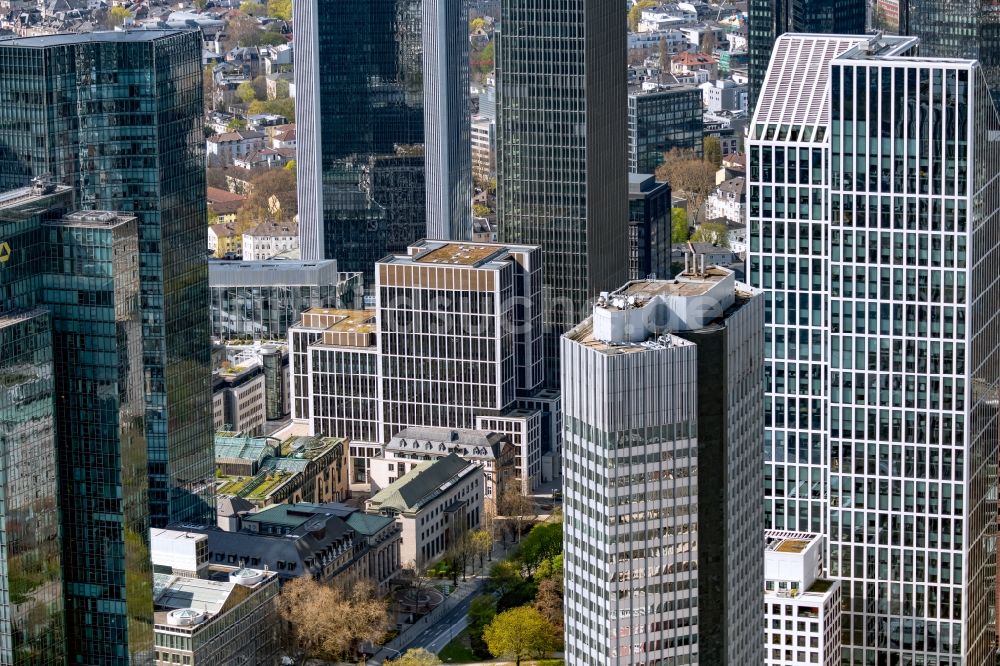 Frankfurt am Main von oben - Hochhaus- Ensemble zwischen Kaiserstraße und Taunusanlage mit der Taunusanlage 8 in Frankfurt am Main im Bundesland Hessen, Deutschland