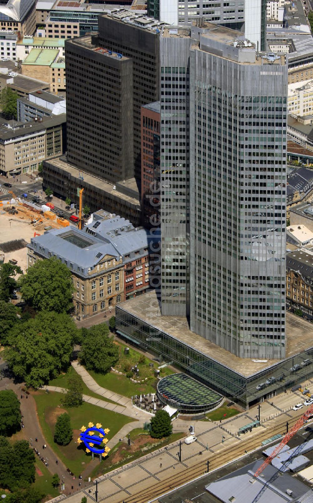 Luftbild Frankfurt am Main - Hochhaus des Eurotower der EZB ( Europäische Zentralbank ) in der Kaiserstraße in Frankfurt am Main