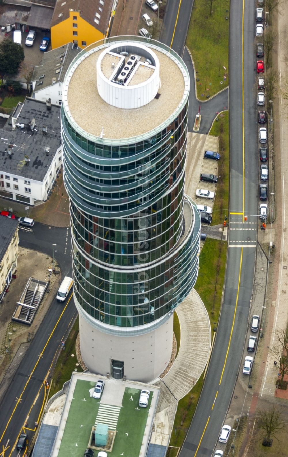 Luftbild Bochum - Hochhaus Exenterhouse / Exenterhaus auf einem ehemaligen denkmalgeschützen Hoch- Bunker an der Universitätsstraße in Bochum in Nordrhein-Westfalen