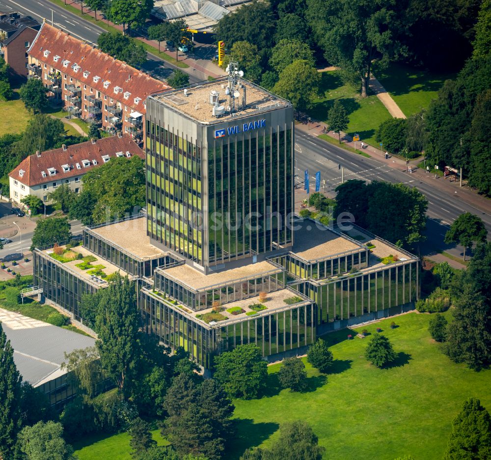 Münster von oben - Hochhaus des Finanzdienstleistungs- Unternehmens in Münster im Bundesland Nordrhein-Westfalen, Deutschland