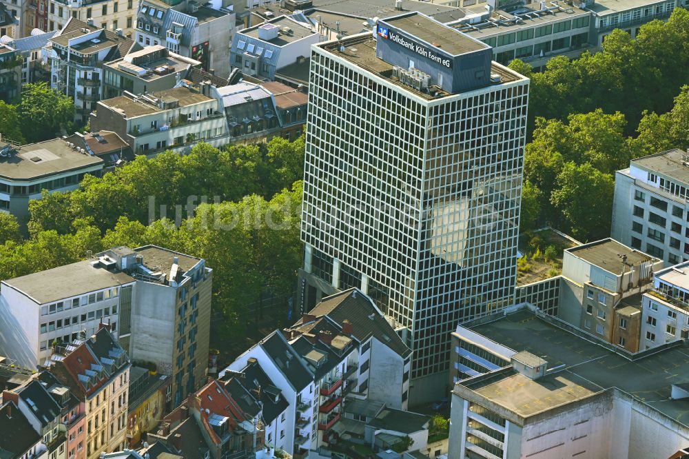 Köln aus der Vogelperspektive: Hochhaus des Finanzdienstleistungs- Unternehmens VOLKSBANK KÖLN BONN in Köln im Bundesland Nordrhein-Westfalen, Deutschland