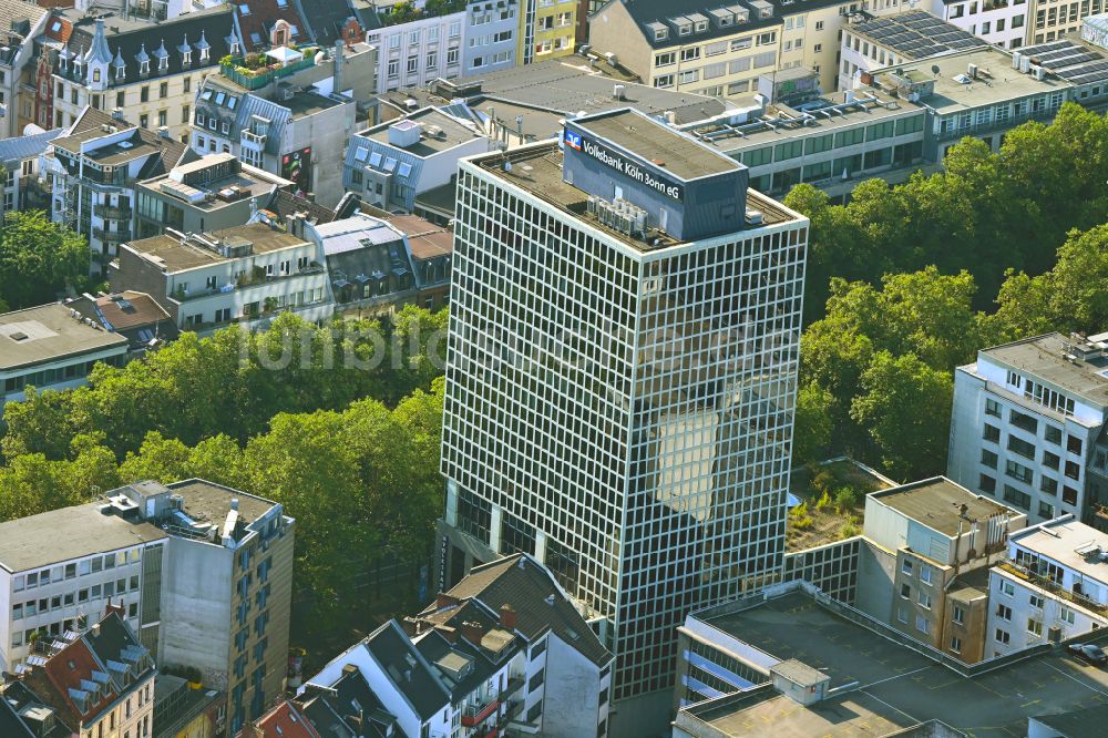 Luftbild Köln - Hochhaus des Finanzdienstleistungs- Unternehmens VOLKSBANK KÖLN BONN in Köln im Bundesland Nordrhein-Westfalen, Deutschland