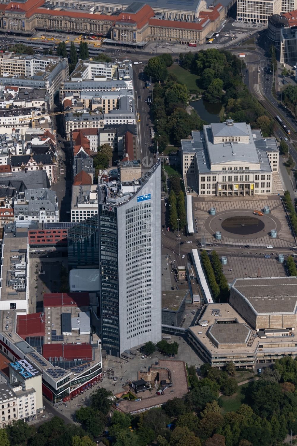 Luftaufnahme Leipzig - Hochhaus- Gebäude City-Hochhaus am Augustusplatz in Leipzig im Bundesland Sachsen