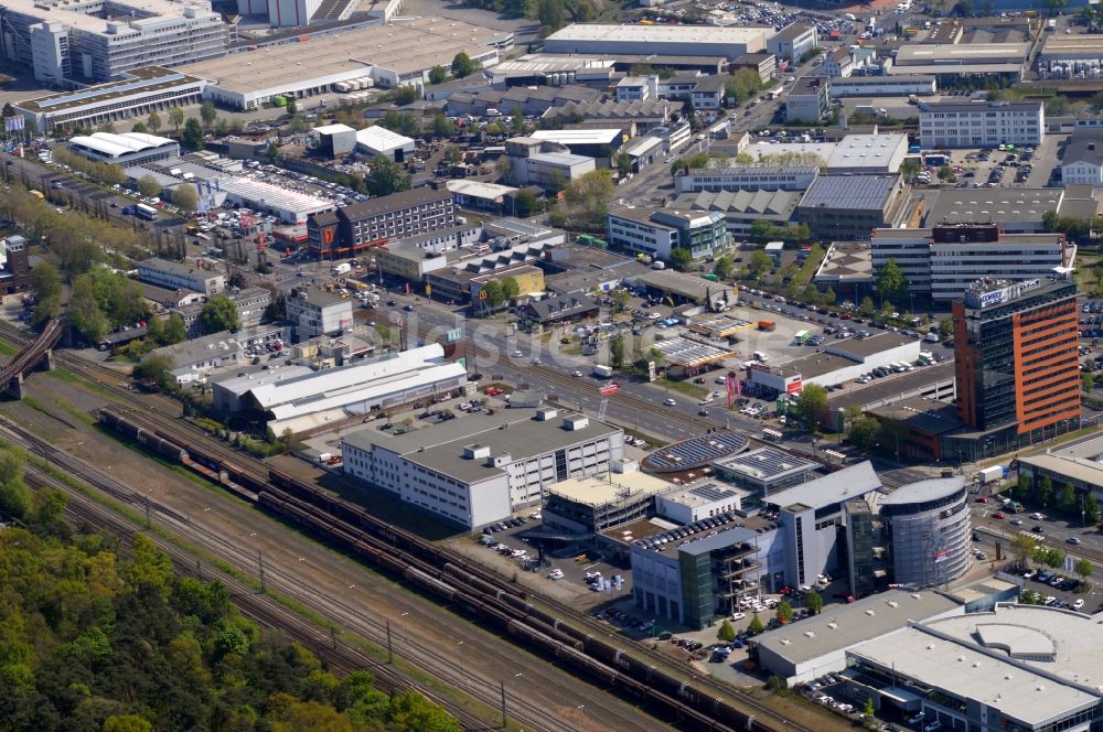 Frankfurt am Main von oben - Hochhaus- Gebäude Cofely Deutschland GmbH in Frankfurt am Main im Bundesland Hessen