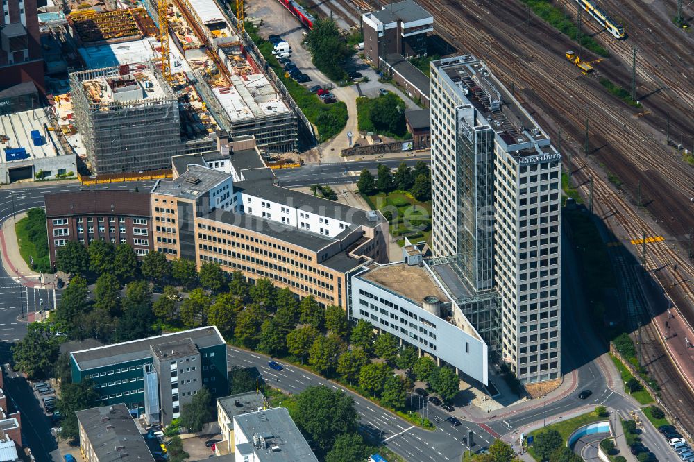 Dortmund von oben - Hochhaus- Gebäude der Firma HCC Management GmbH in Dortmund im Bundesland Nordrhein-Westfalen