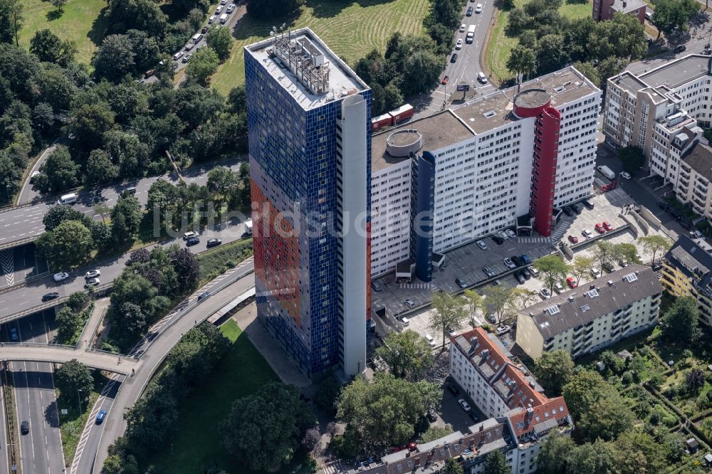 Köln aus der Vogelperspektive: Hochhaus- Gebäude Herkules-Hochhaus an der Graeffstrasse in Köln im Bundesland Nordrhein-Westfalen, Deutschland